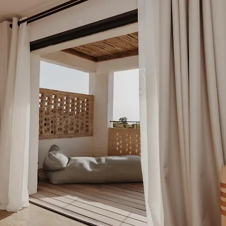 Hotel Flaka Boutique Confidentiel Et Convivial Cargese