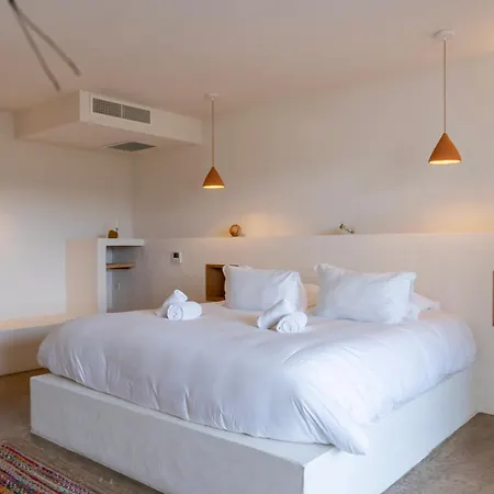 Flaka Boutique Confidentiel Et Convivial Hotel 4*